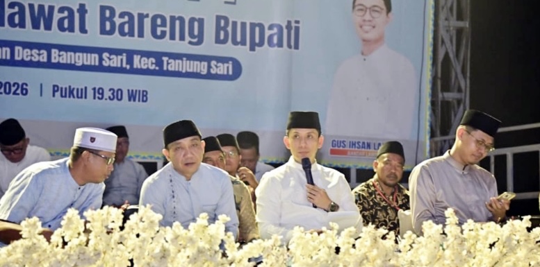 Salawat Bareng Bupati, Ribuan Jemaah Padati Tanjung Sari