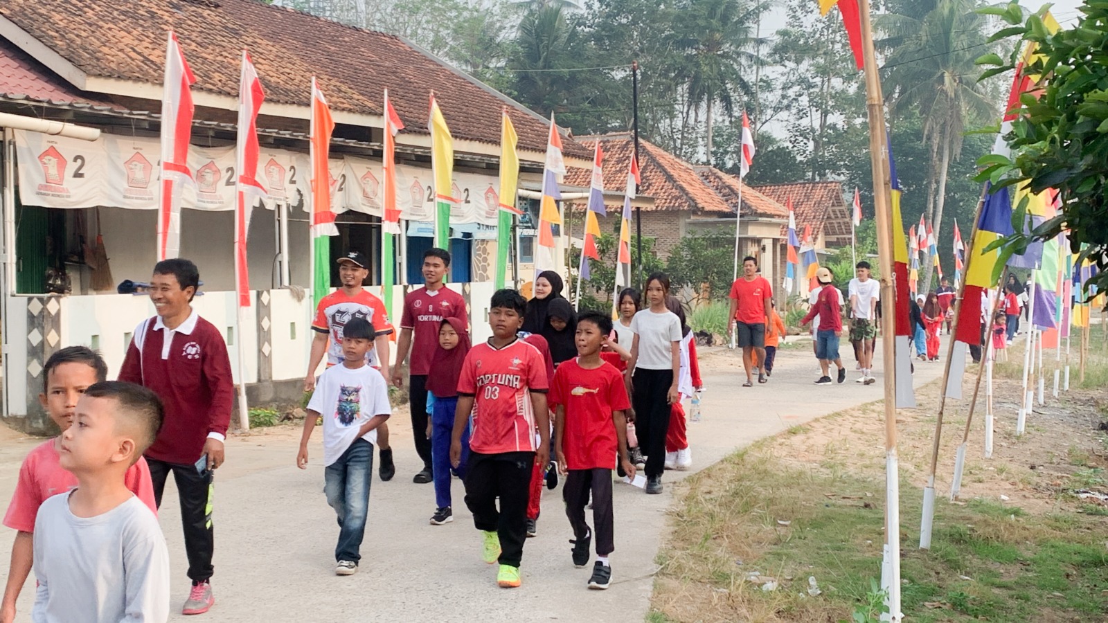 Jalan Sehat Sambut HUT RI ke-81 di Sidodadi Asri
