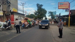 Pengamanan Polsek Jati Agung Jaga Kelancaran Lalu Lintas Pagi